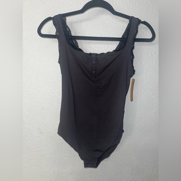 SKIMs Fits everybody lace HENLEY BODYSUIT NWT sold out - Picture 2 of 4